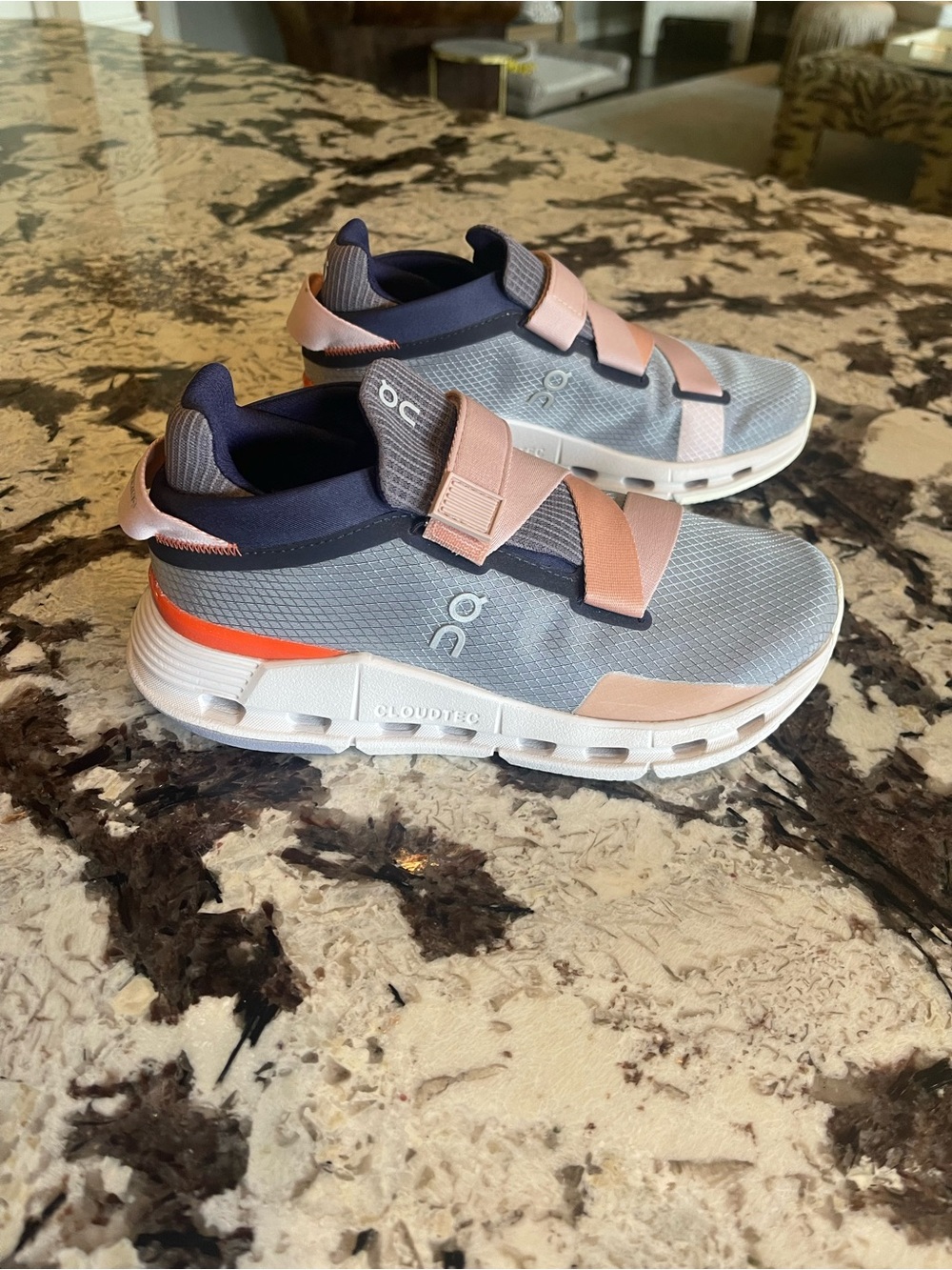 On Cloudnova wrap Sz. 5
